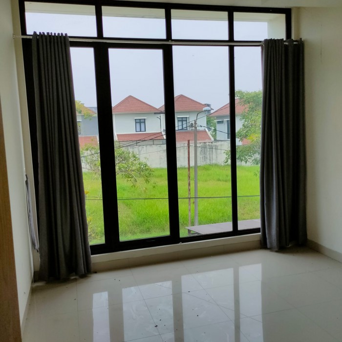 Rumah disewakan di Summer Bliss Lippo Cikarang 